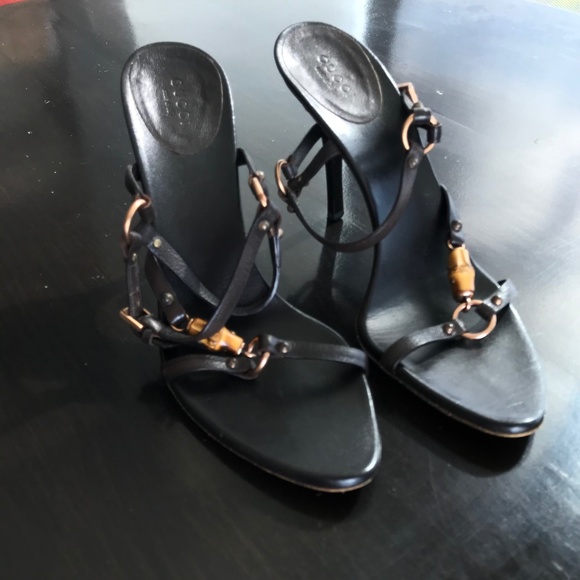 I’m Sandra. Stop by, take a look at my Vintage Designer Clothing closet! - Picture 4 of 16